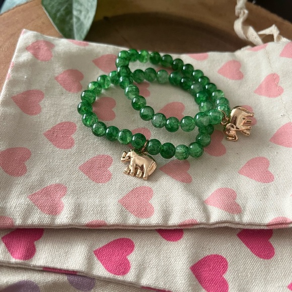 Set of 2 Vibrant Green glass bead, handmade stretch bracelets w/charm, & 💗 bag! - Picture 5 of 5
